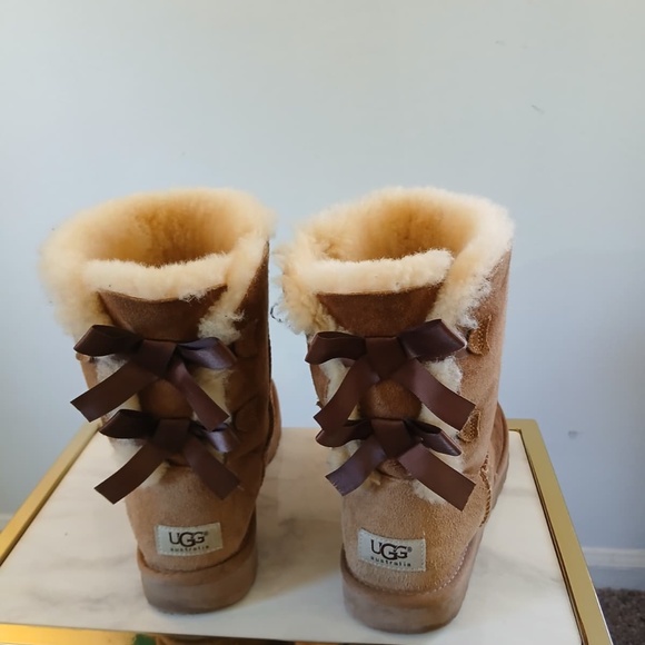 UGG Sheepskin Boots Size 7. - Picture 4 of 9